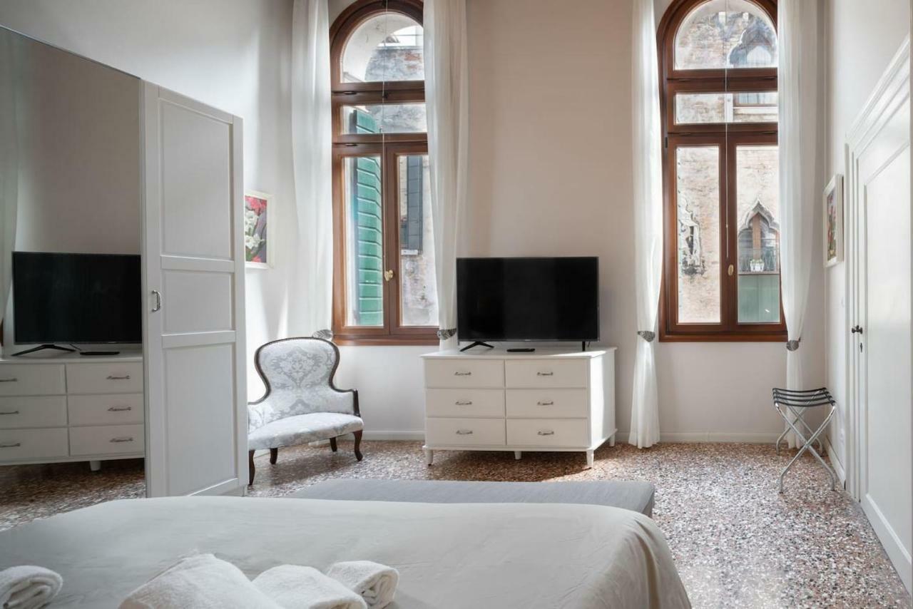 Apartment Ponte Raspi Canal View Venise Extérieur photo