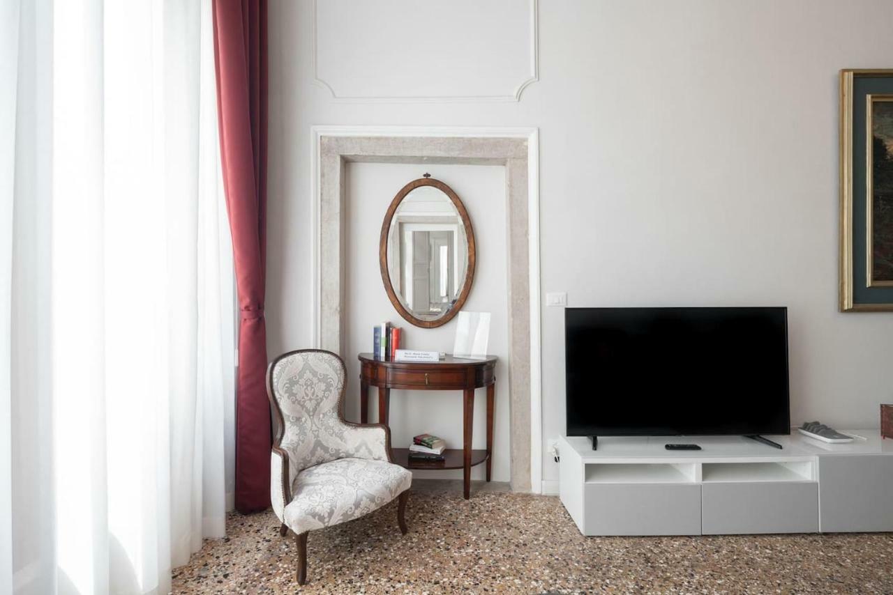 Apartment Ponte Raspi Canal View Venise Extérieur photo
